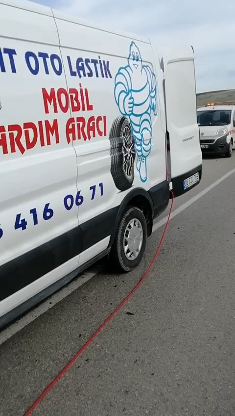 Sahada mobil lastik desteği